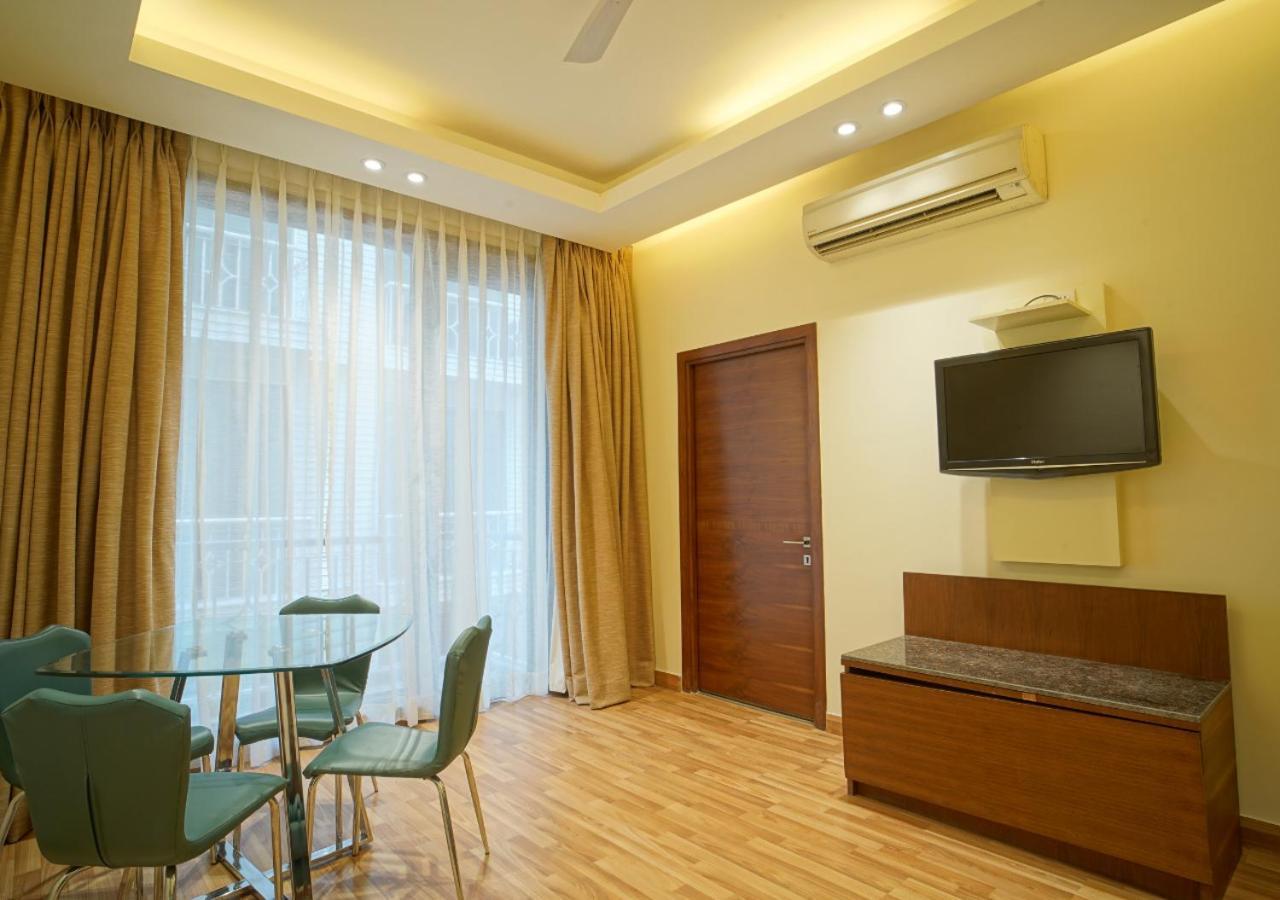 Uds Villa Scandinavian B&B - Next To Vfs Neu-Delhi Exterior foto
