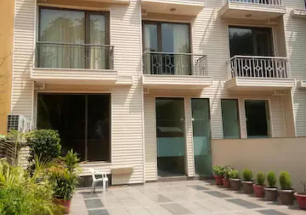 Uds Villa Scandinavian B&B - Next To Vfs Neu-Delhi Exterior foto