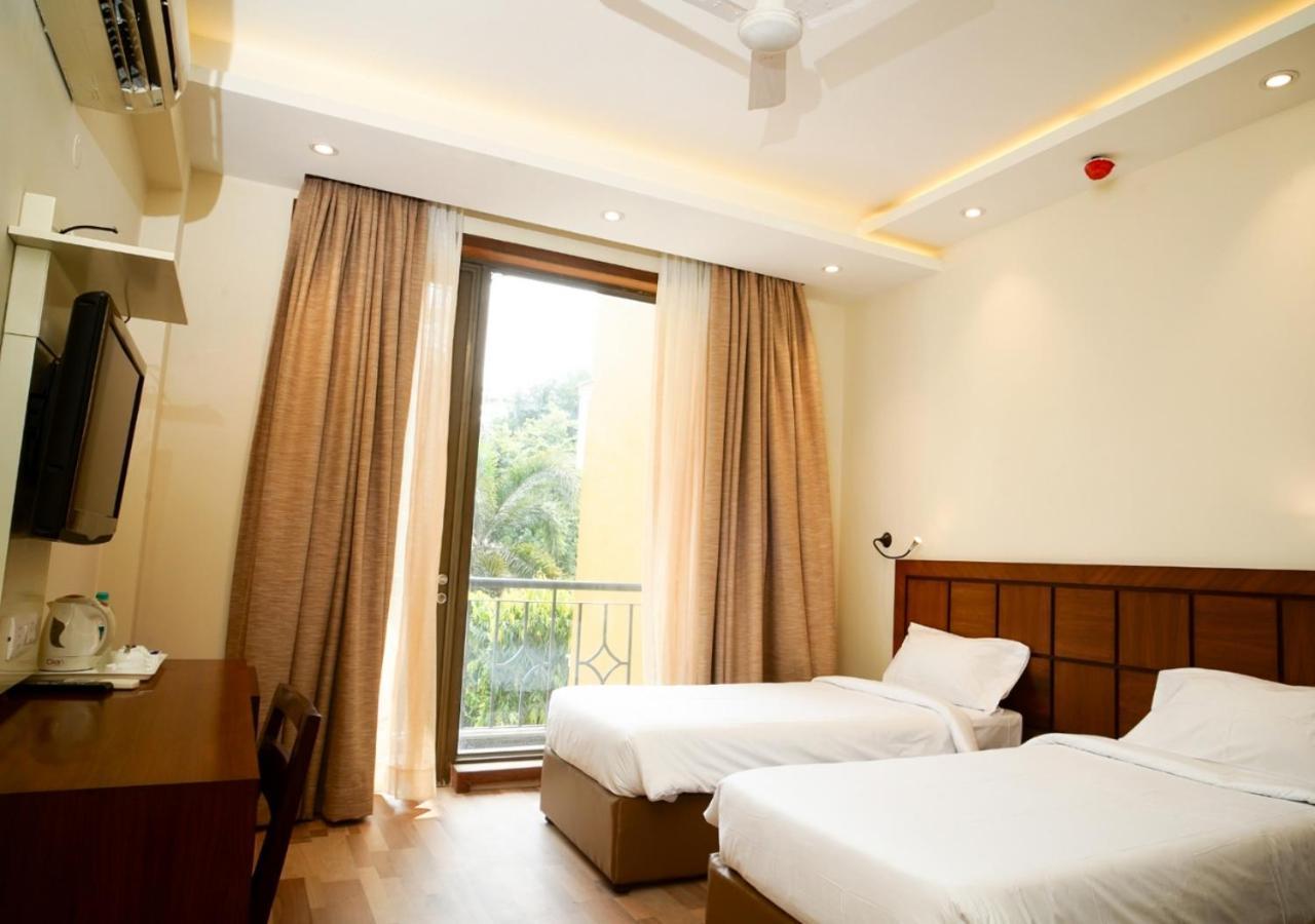 Uds Villa Scandinavian B&B - Next To Vfs Neu-Delhi Exterior foto